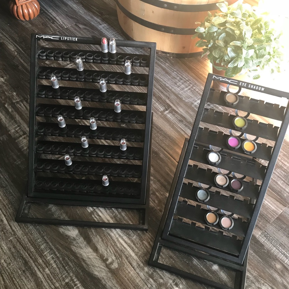 MAC 🖤FINAL PRICE🖤 EYESHADOW DISPLAY